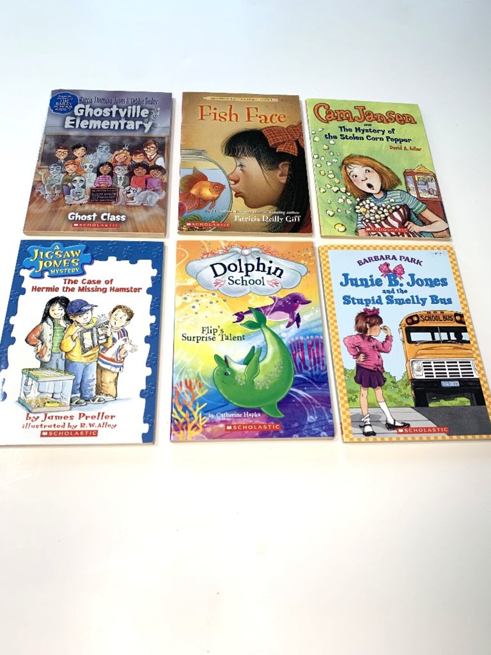 Scholastic Kids Book Set of 6. Good Condition. Paper Back.